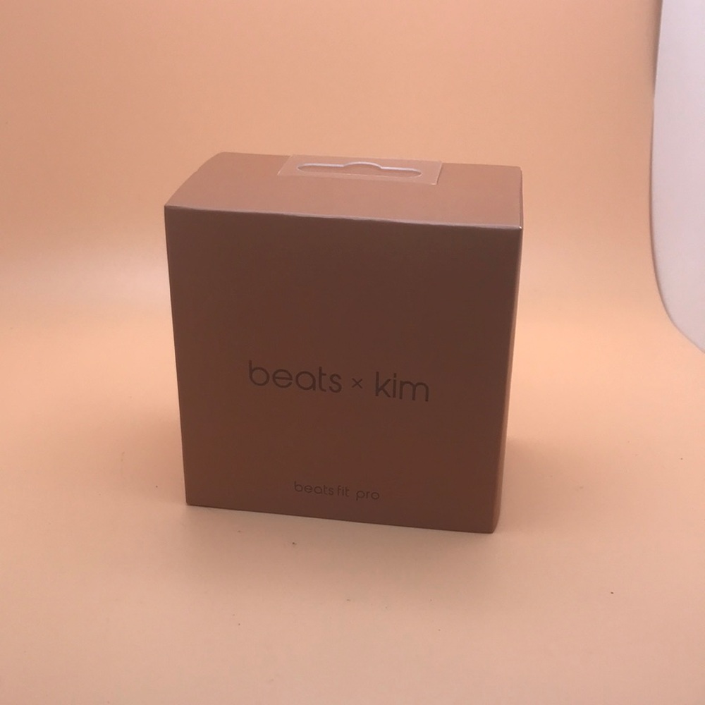 Beats x Kim Earbuds